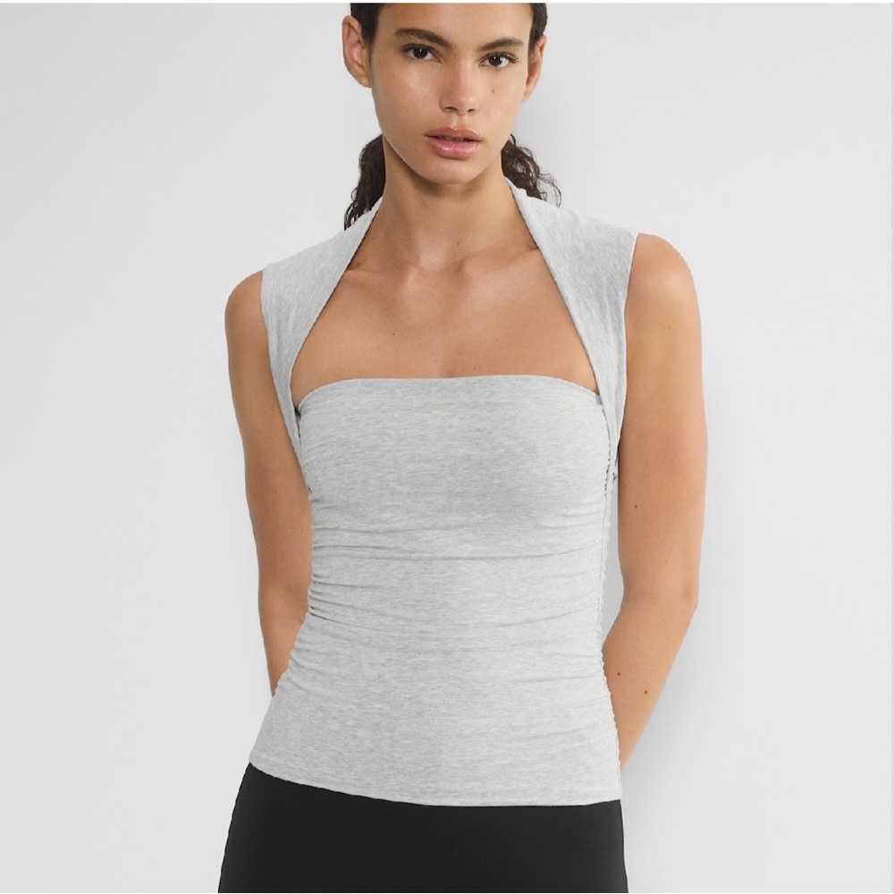 NWOT Aritzia Casual Contour Flourish Top in Heather Crome